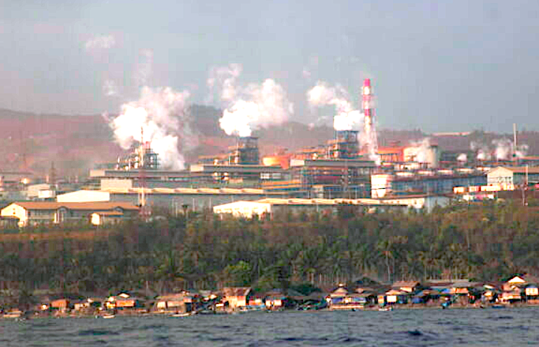 Kawasan industri nikel di Pulau Obi. Industri nikel masih bergantung dari batubara sebagai sumber energi mereka hingga menimbulkan persoalan lingkungan. Foto: Rifki Anwar/ Mongabay Indonesia